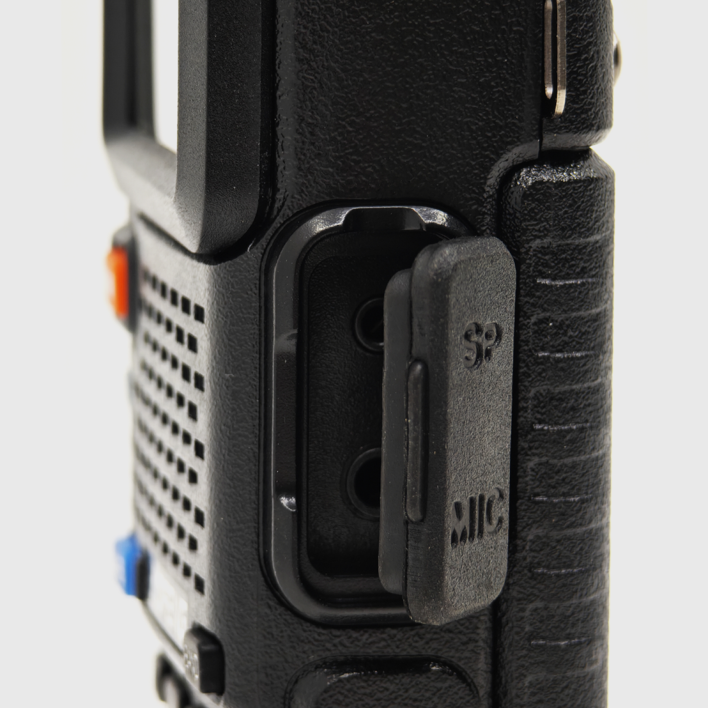 BAOFENG VISOKODOMETNI DIGITALNI VOKI TOKI UV-5R